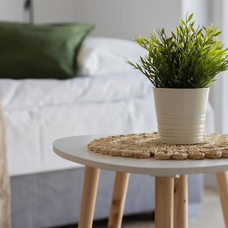 Ursus Sunny Studio For 4 Guests With Parking & Balcony By Noclegi Renters Warszawa Eksteriør bilde