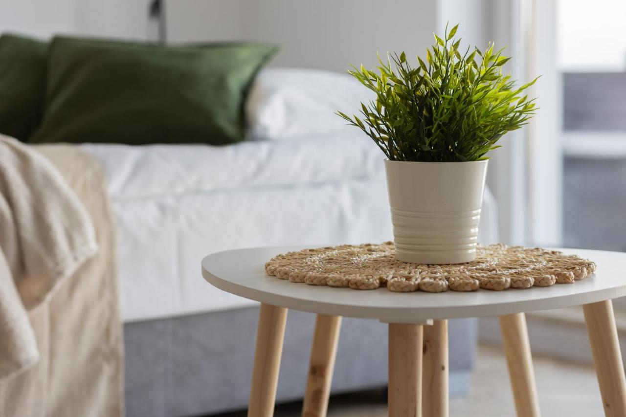 Ursus Sunny Studio For 4 Guests With Parking & Balcony By Noclegi Renters Warszawa Eksteriør bilde