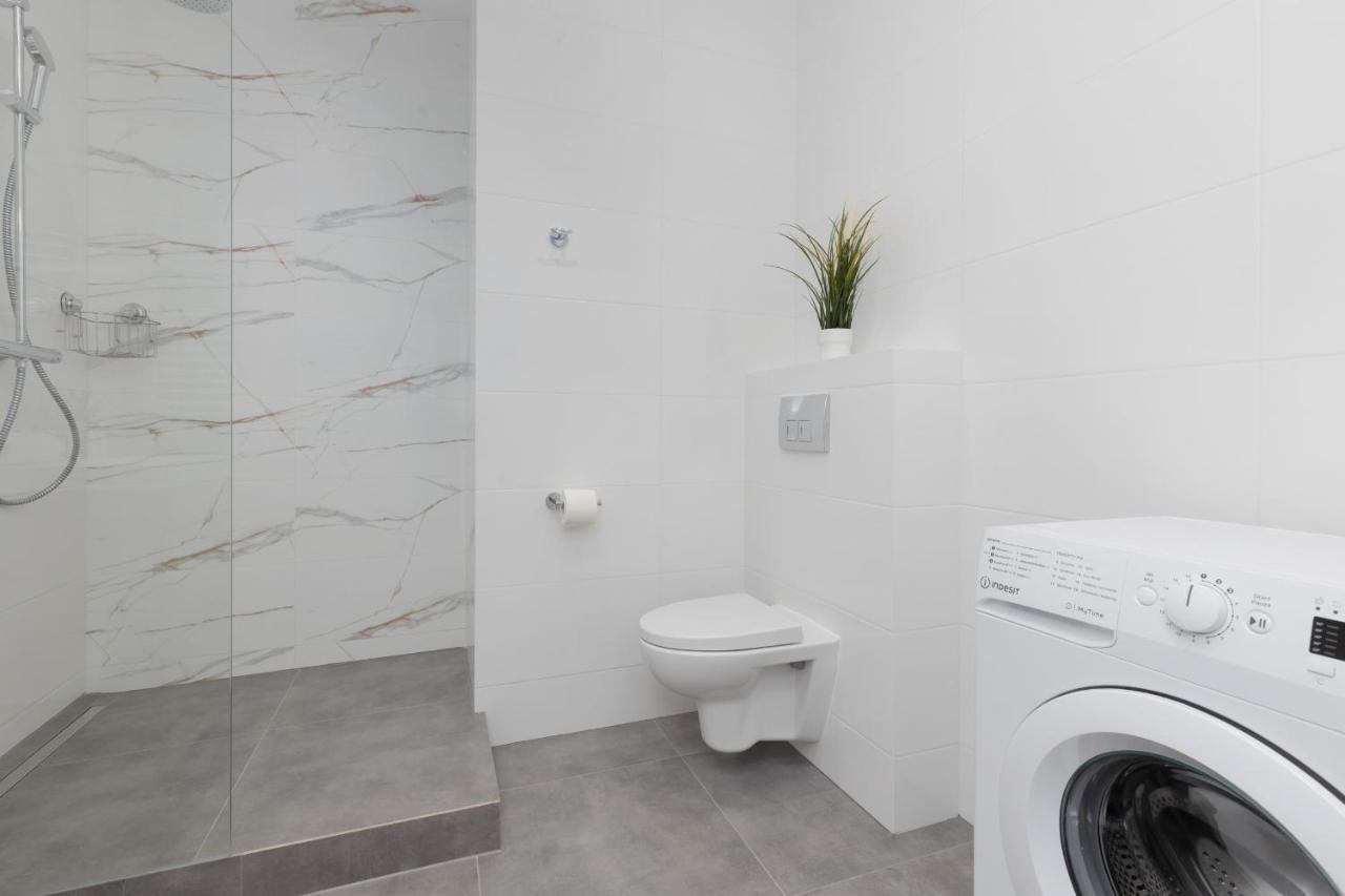 Ursus Sunny Studio For 4 Guests With Parking & Balcony By Noclegi Renters Warszawa Eksteriør bilde
