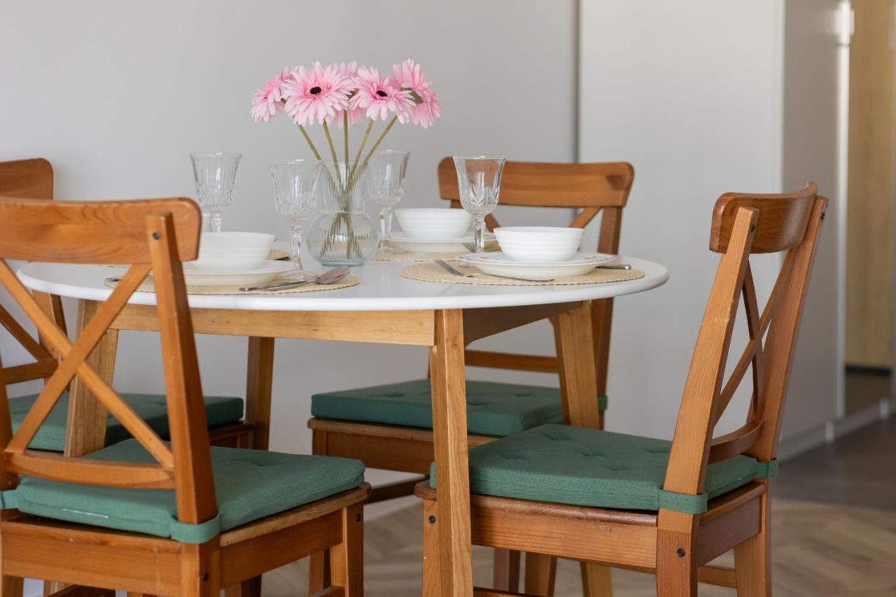 Ursus Sunny Studio For 4 Guests With Parking & Balcony By Noclegi Renters Warszawa Eksteriør bilde